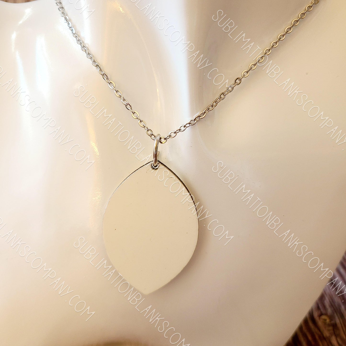 Pair of Leaf Shape 2-Sided MDF Sublimation Necklace Pendant